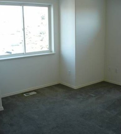 master bdrm, wlkin closet