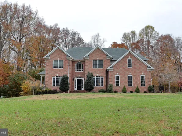 8995 Bridgett Ln, La Plata, MD 20646