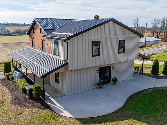 4th image of 717 Fowlersville Rd