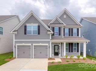 265 Fox Cove Rd, Hendersonville, NC 28792