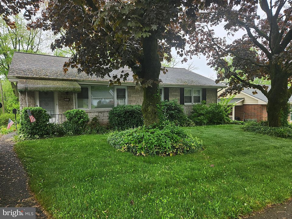 225 N Mount Joy St, Elizabethtown, PA 17022 Zillow