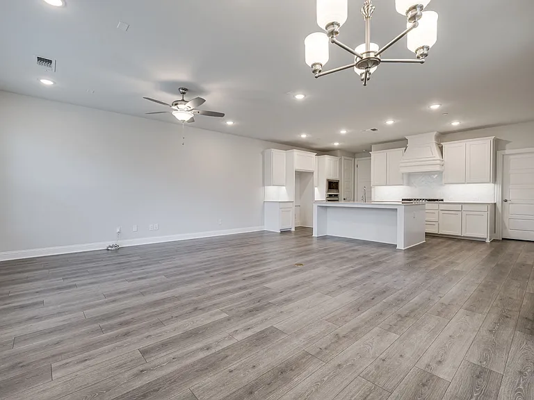 1903 McClane Dr — Photo 9