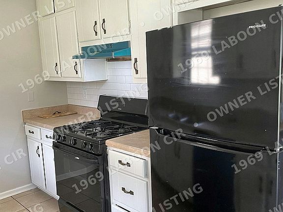 4th image of 1969 Laboon Cir