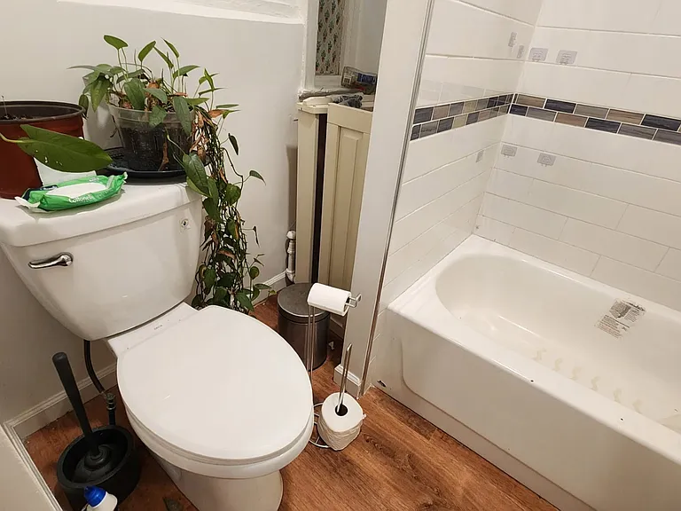 324 S 43rd St #2R — Photo 12