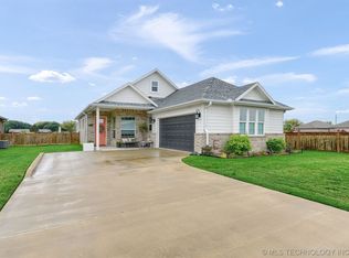 209 Cottonwood St, Calera, OK 74730