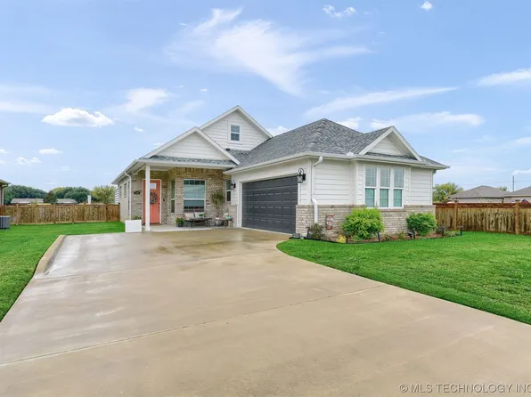 209 Cottonwood St, Calera, OK 74730