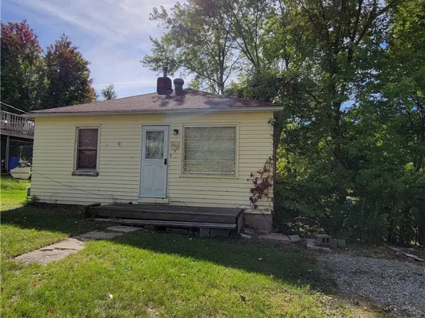 305 N 9th Ave W, Newton, IA 50208