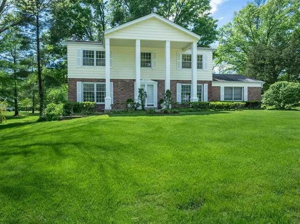 217 Laduemont Dr, Saint Louis, MO 63141