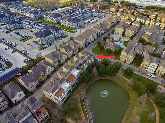 3rd image of 9101 Harbor Hills Dr