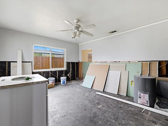 4th image of 451 Virginia Ave