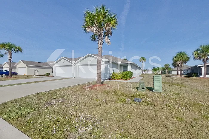 3 bed, 2.0 bath, 1400 sqft, $1,574 — Photo 2