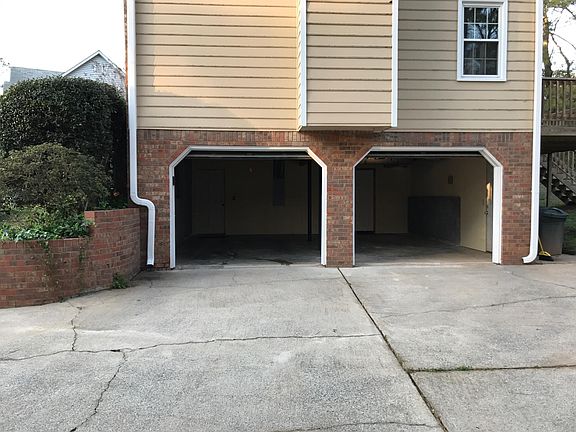 Drive under car garage