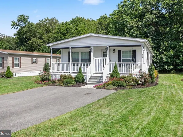 31 Meadowview Dr, New Bloomfield, PA 17068