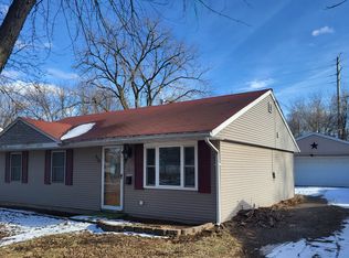 1112 Vienna Blvd, Dekalb, IL 60115