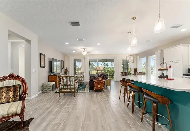 5613 NW 40th Loop — Photo 9