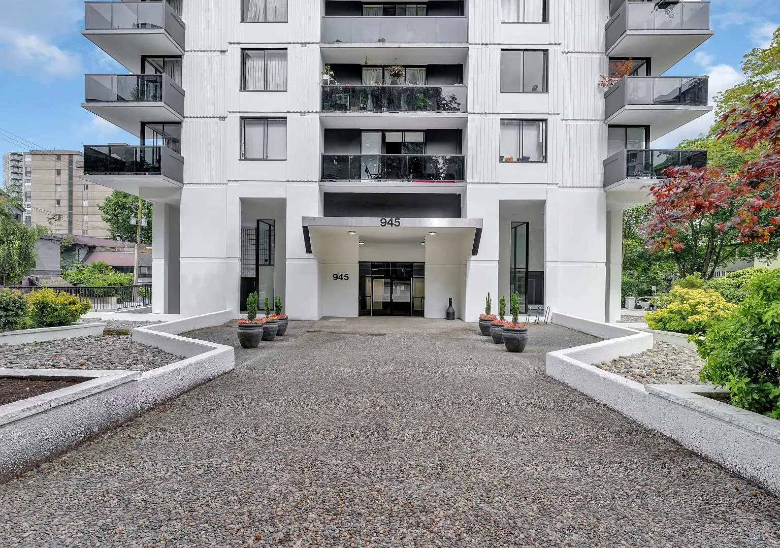 945 Jervis Street — Photo 2