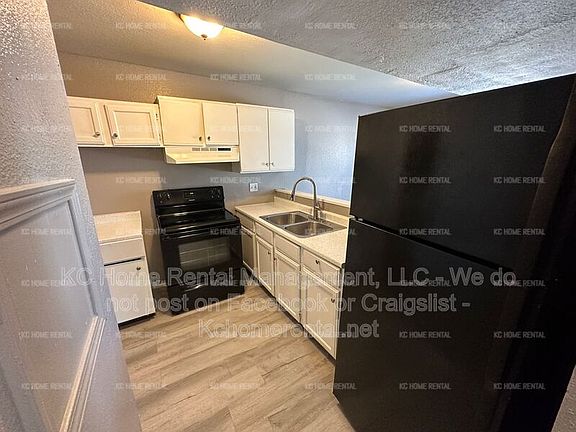 3rd image of 4221 E 60th Ter