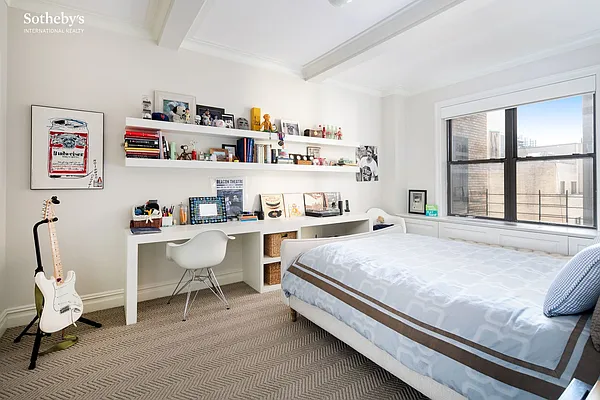 Sold by Sotheby's International Realty | media 22