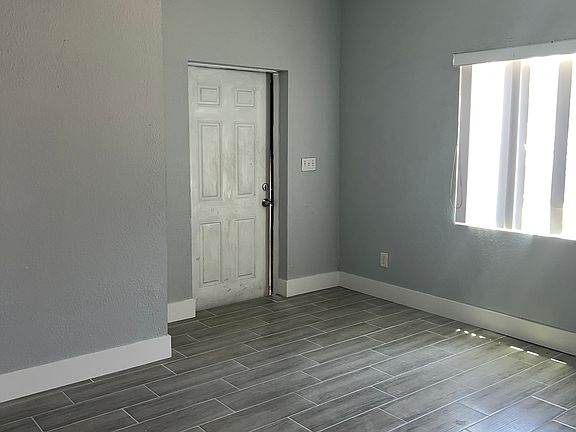 2nd image of 1024 Citrus Ave #B