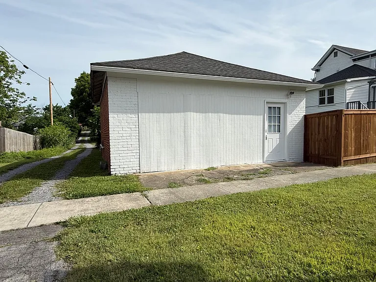 822 Georgia Ave — Photo 2