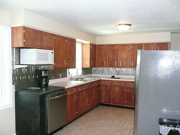 5th image of 109 Wagner St