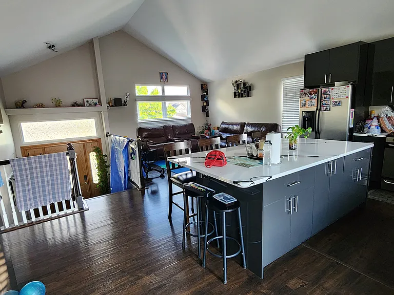 302 Barton Ct — Photo 17