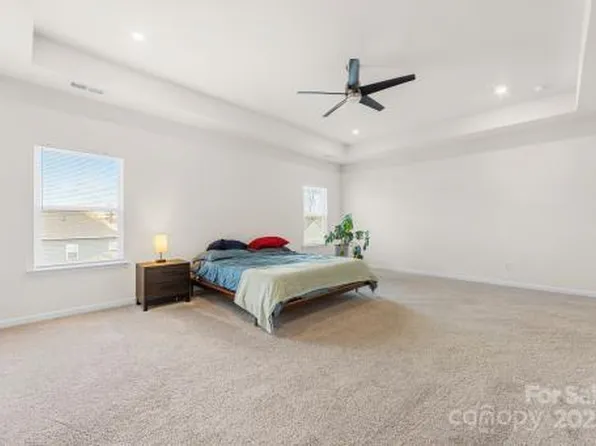 5907 Palmer Dr, Charlotte, NC 28212