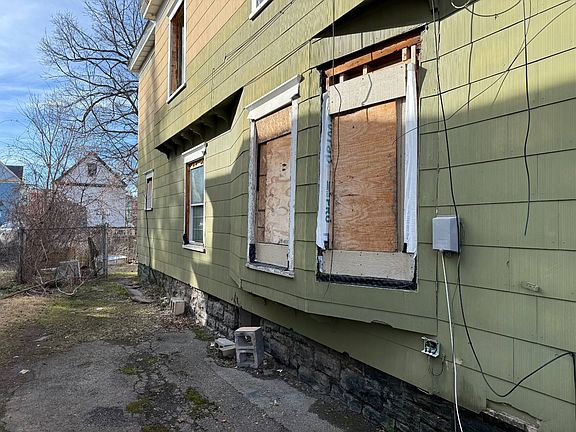4th image of 147-49 W Corning Ave W