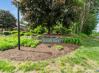 River's Edge, Canton, CT 06019