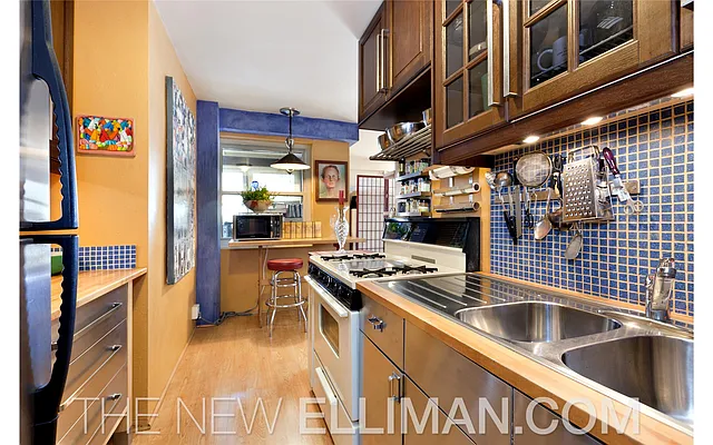 Sold by Douglas Elliman | media 35