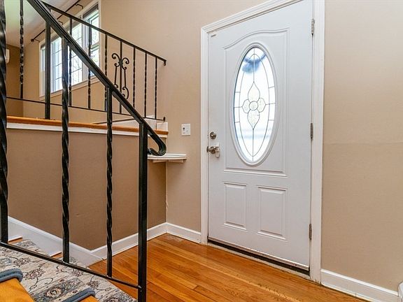 2nd image of 4 Clearview Dr