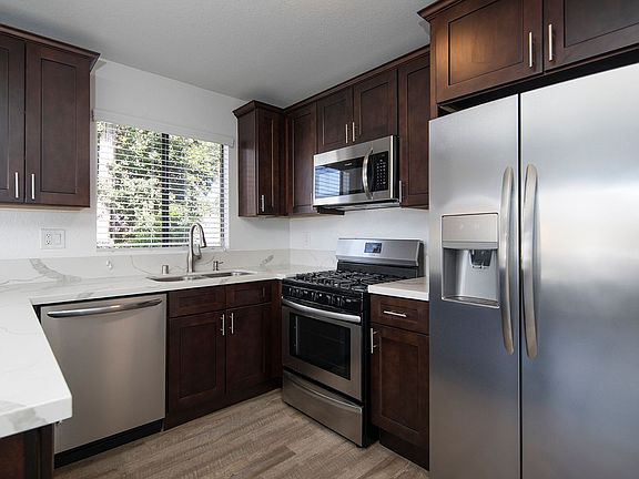 5th image of 407 Bird Rock Ave #3B