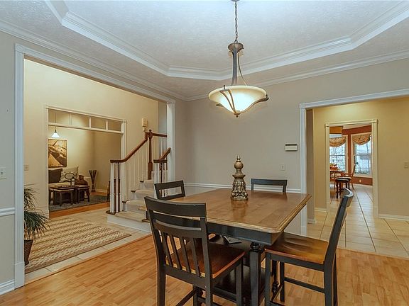 3rd image of 3182 Oakwood Trl