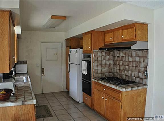 3rd image of 9410 Carnation Dr