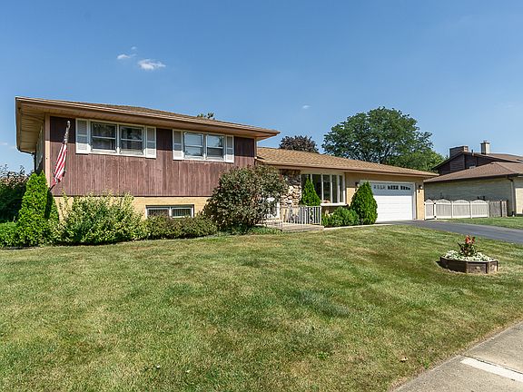 2nd image of 1101 N Millns Ln