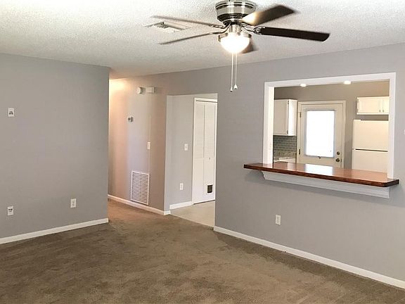4th image of 154 Barry Ave