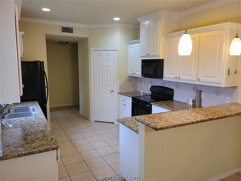 2821 Horseback Dr — Photo 5