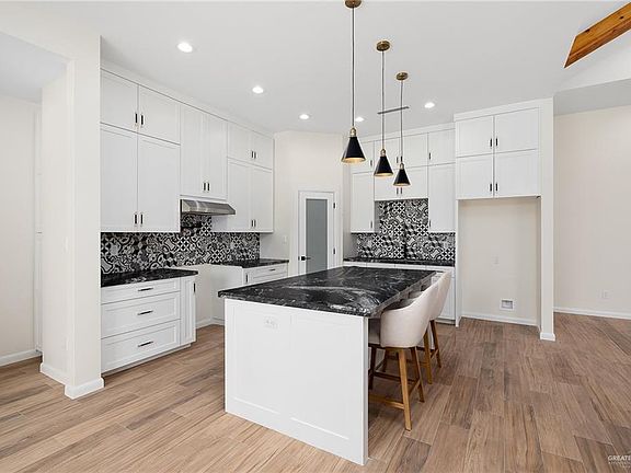 5th image of 2818 S Auburndale Ave
