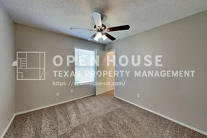 520 Bailey St — Photo 15