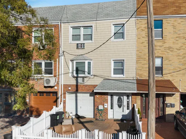 61-23 75th St, Middle Village, NY 11379