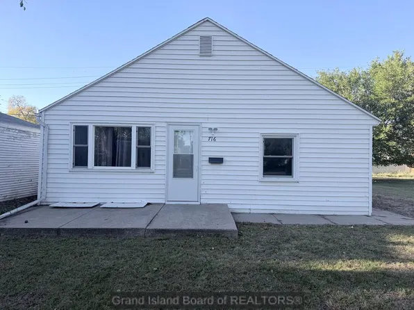716 W 17th St, Grand Island, NE 68801