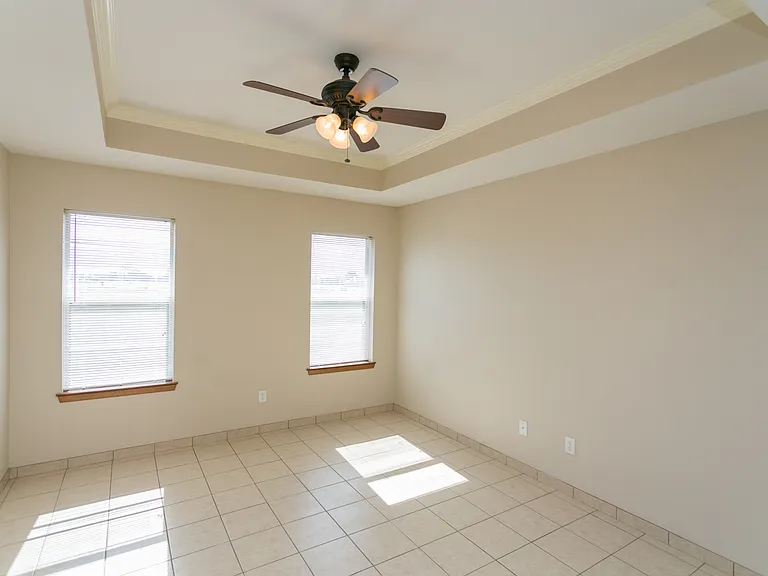 16160 Rolling Meadows Dr — Photo 9