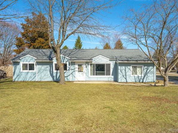 6460 Hermana Rd, West Bloomfield, MI 48324