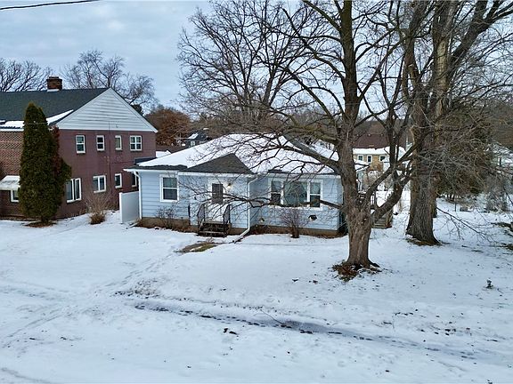3rd image of 520 Fountain Street
