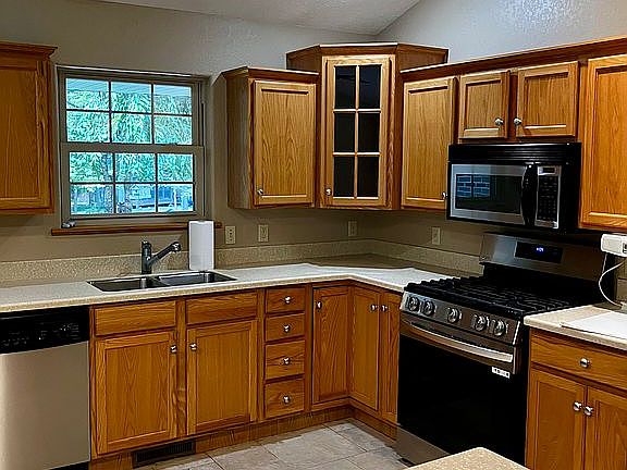 3rd image of 8880 Jenny Ln