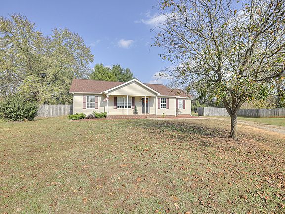 3rd image of 111 Butte Ct