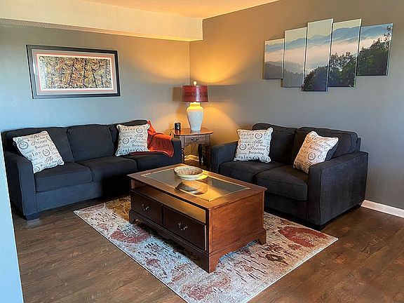 3rd image of 308 Carmol Dr #4