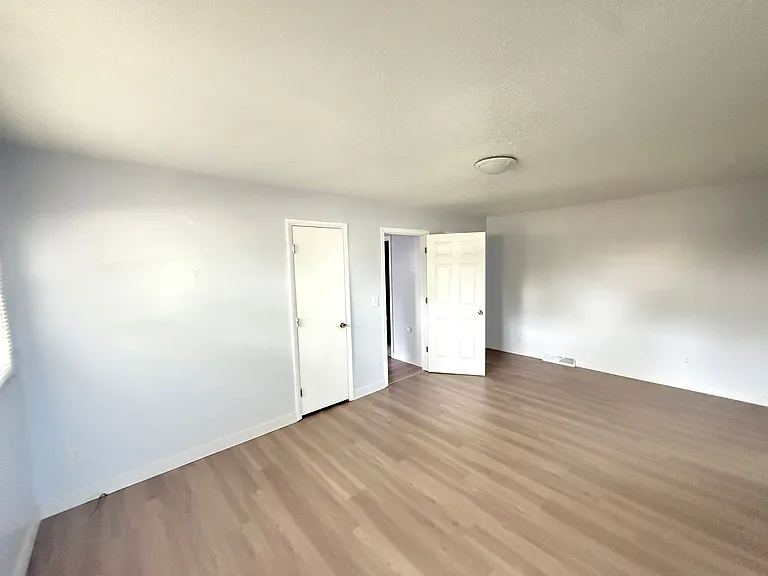 432 Amherst Dr — Photo 28