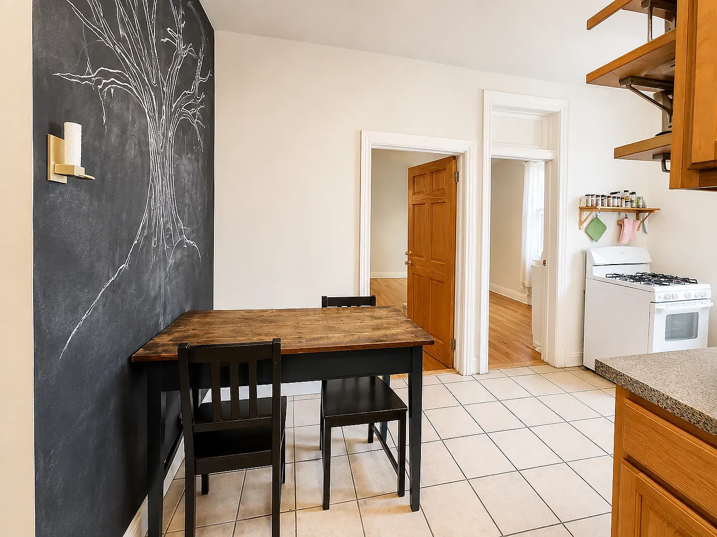 135 Dupont Street — Photo 3