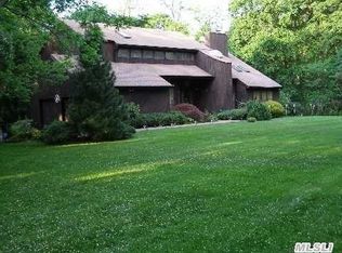 623 Half Hollow Rd, Dix Hills, NY 11746